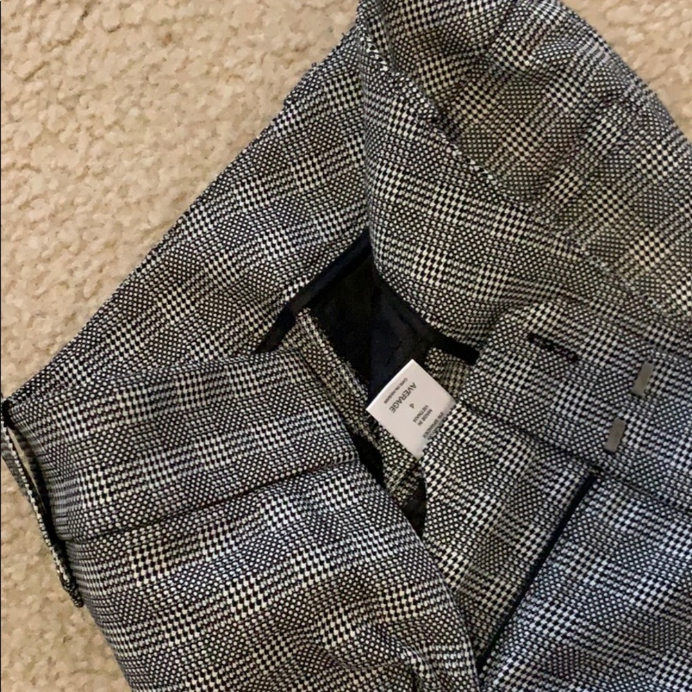 Woman’s Pants - Picture 3 of 3